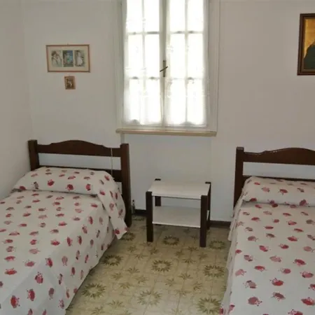 Charming Single With Garden And Parking Apartment