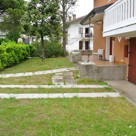 Apartment Charming Single With Garden And Parking *
